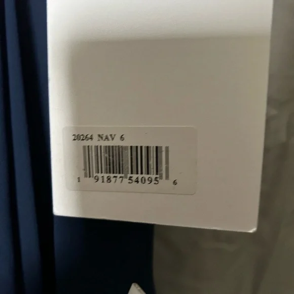 Mac Duggal 20264 NWT APPLIQUED CAP SLEEVE BODICE FLOWY GOWN - Picture 7 of 13